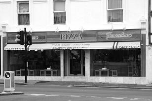 Pizza Borsalino, Barnet