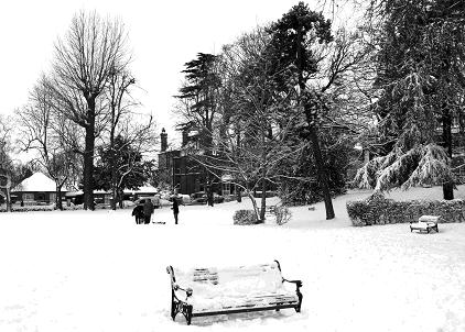 Barnet snow scene
